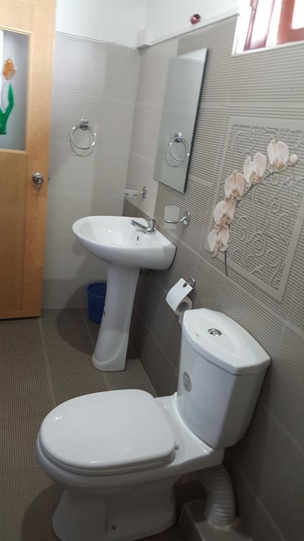 Mount Mirror Resort Канди Екстериор снимка
