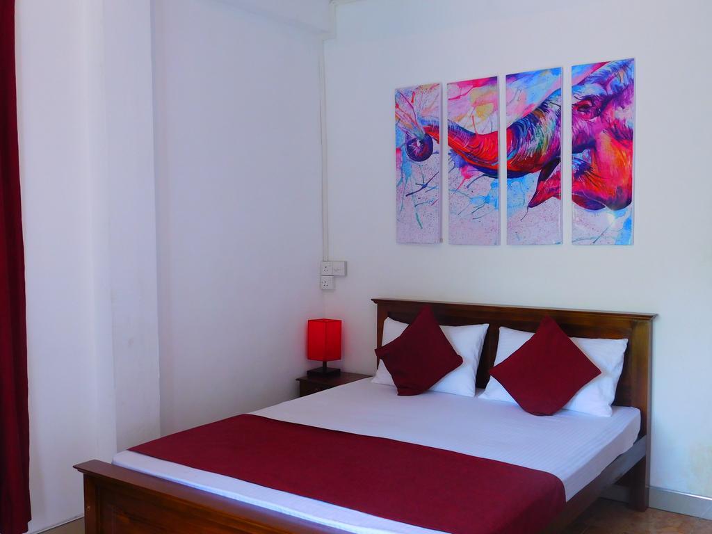 Mount Mirror Resort Канди Екстериор снимка