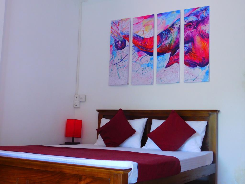 Mount Mirror Resort Канди Екстериор снимка